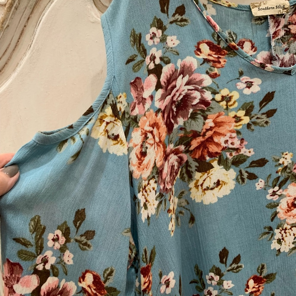 Cold shoulder top Excellent condition - Picture 7 of 8